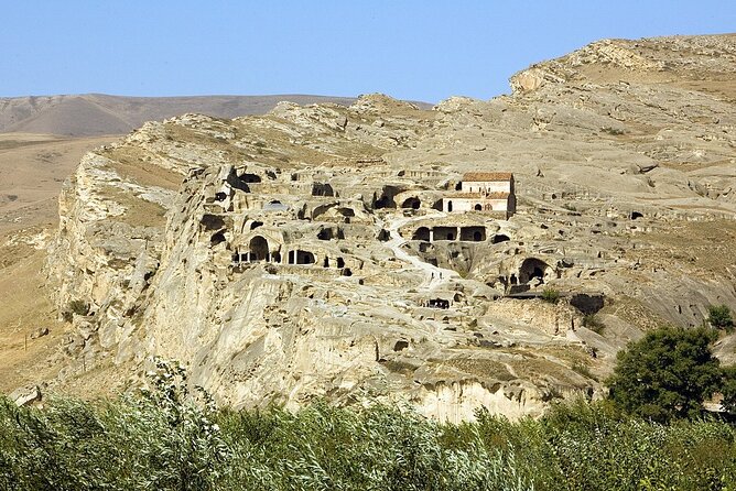 8-Day All About Georgia Tbilisi Guided Tour with Accommodation - Who should book this tour?