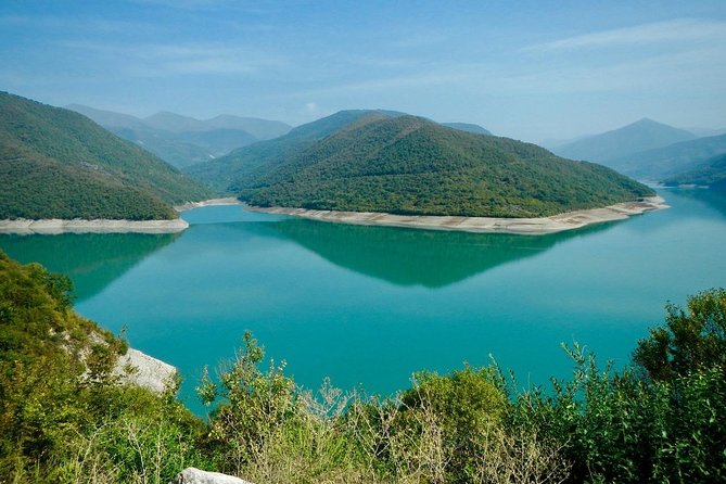 Adventure in Caucasus – Private Tour to Jinvali, Ananuri, Gudauri, Kazbegi - Ananuri Fortress and the Aragvi Gorge
