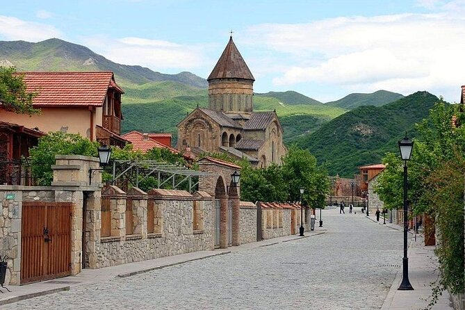 Ancient Georgia Group Tour: Mtskheta,Jvari, Gori, Uplistsikhe - Lunch and the road to Uplistsikhe
