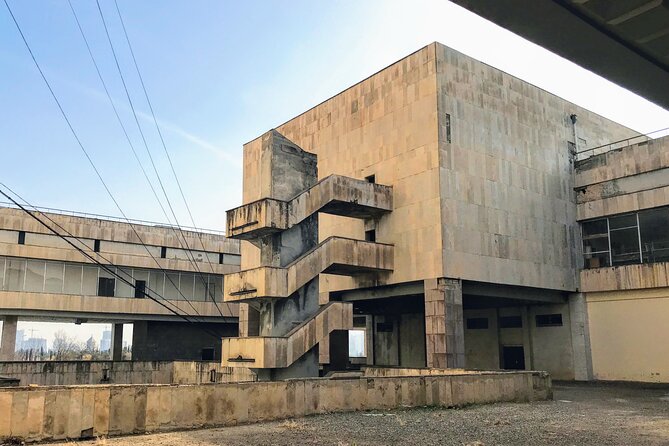Brutal Tbilisi: Urban exploration and untold stories - Maglivi Bridge, student housing, and displaced communities