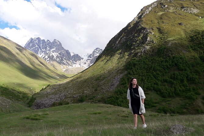 Caucasus mountains full day Private Tour Ananuri-Gudauri-Kazbegi - Stepantsminda and Gergeti Trinity Church