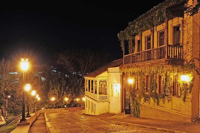 Classic Tbilisi Walking Tour - Lado Gudiashvili Square and the climb toward Kldisubani