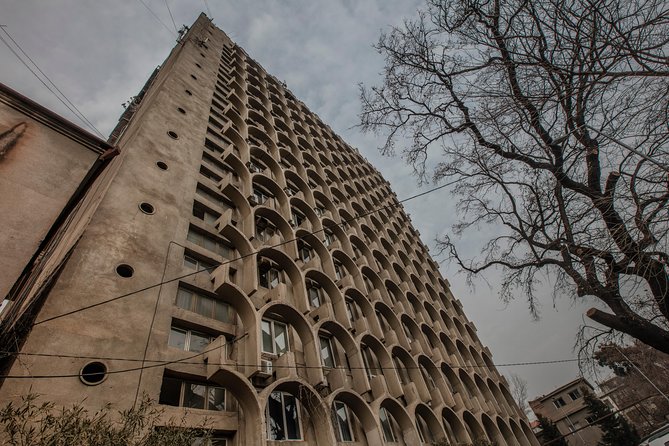 Concrete Giants Tour - The Chronicles of Georgia: a dramatic concrete stop