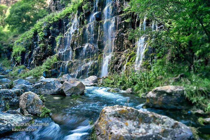Dashbashi Canyon. The village of Asureti and Didgori monument. - What the $42 price really includes