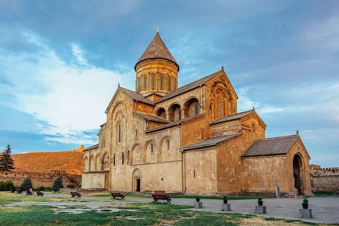 Discover Georgia: A 4-Day Private tour from Tbilisi - The guide makes the difference on a packed route