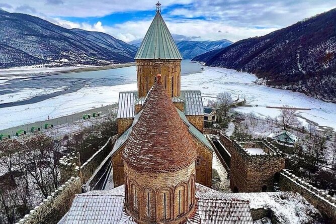 From Tbilisi to Gudauri Ski Resort, Zhinvali, Ananuri Day Trip - Gudauri Ski Resort: what 90 minutes can cover