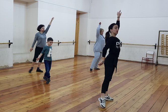 Georgian Dance Class in Tbilisi, Georgia - The first steps: learning the basics