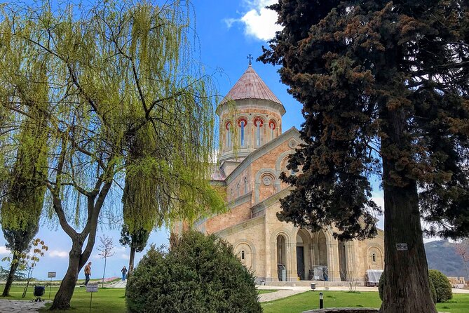 Grand tour to Kakheti for wine lovers: Telavi-Kvareli-Sighnaghi - Alaverdi Cathedral reaches above the valley