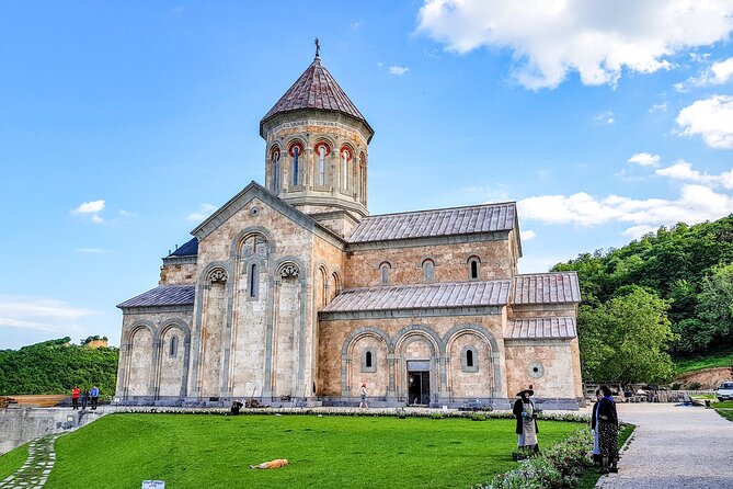 Kakheti Wine Tour for beginners - 3 wineries - Badiauri bread, cheese, and the taste of a village
