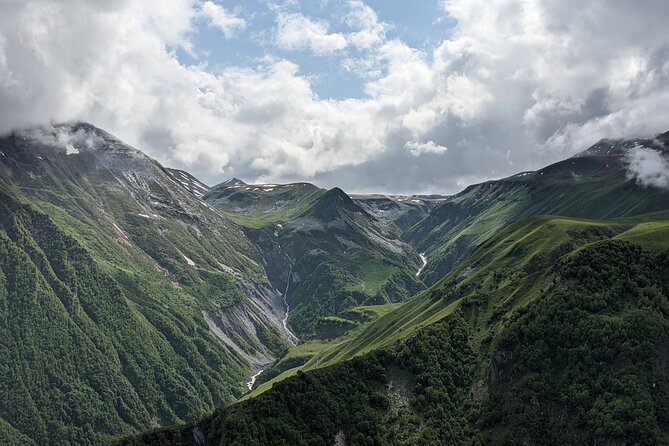 Kazbegi Gudauri and Ananuri Mountains Private Day Trip - Gudauri’s Friendship Monument