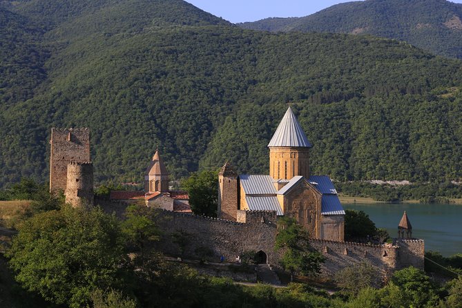 Kazbegi MOUNTAIN Tour (GLORY OF THE NATURE) + MANY NEW LOCATIONS - Ananuri’s fortress and lakeside setting