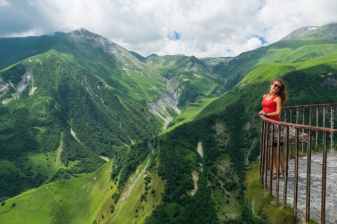 Kazbegi (stepantsminda) and Gudauri private tour - Ananuri Castle in 40 minutes