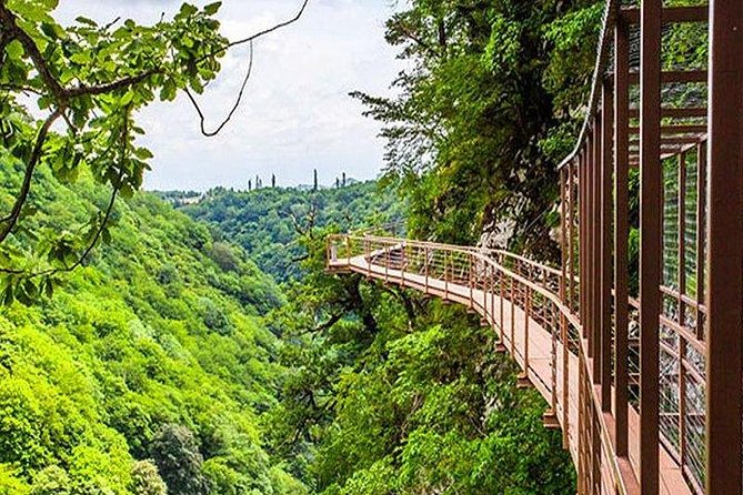 Martvili + Okatse + Caves - Martvili Canyon: the best short outdoor stop