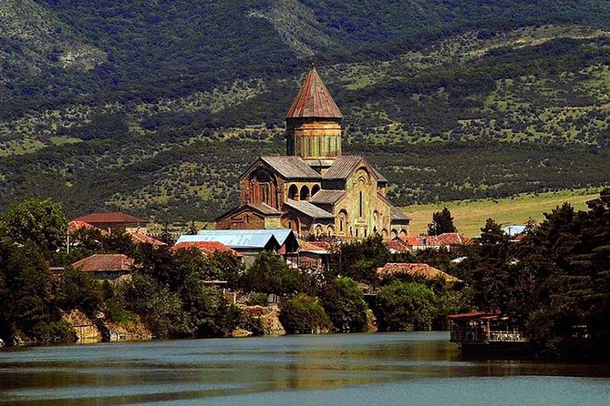 One Day Tour to Tbilisi and Mtskheta - Lunch comes before the trip to Mtskheta