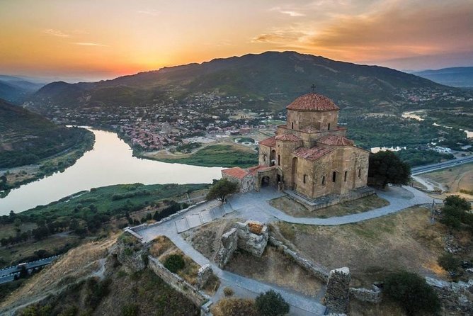 One Day Tour to Tbilisi and Mtskheta - Metekhi connects church and founder