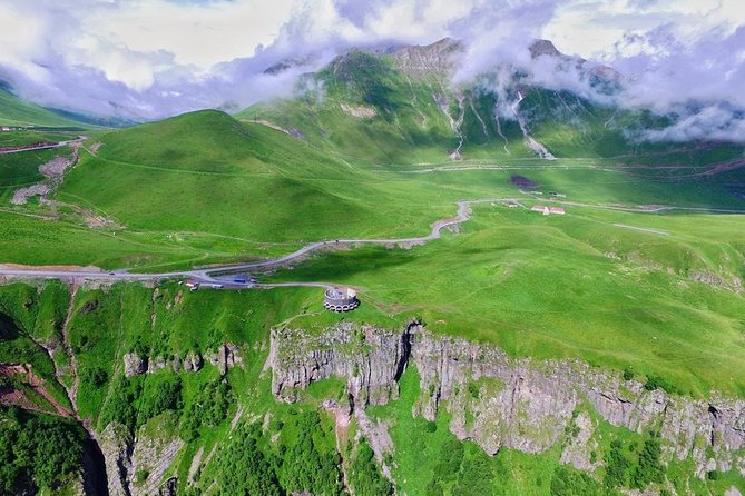One day trip to highest mountains Kazbegi from Tbilisi - What the private format really changes
