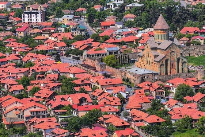 Private 4-Day Tours & Transfers from Tbilisi to Top Georgia Spots - Tbilisi begins with a useful walk through the old center