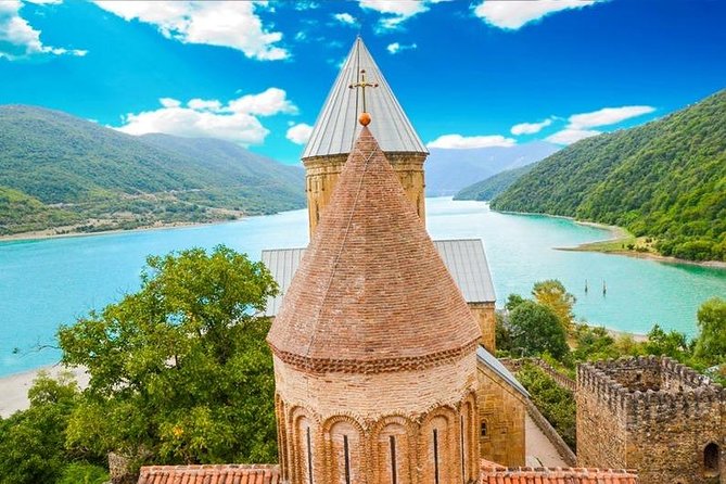 Private Day Tour to Kazbegi and Gudauri - Gudauri and the Friendship Monument