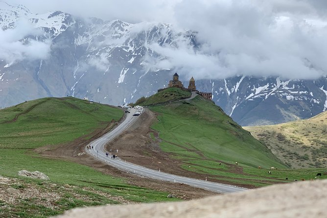 ️Private Full-Day Tour to Mtskheta and Kazbegi(stepantsminda) from Tbilisi - Reaching Gergeti Trinity Church by 4x4