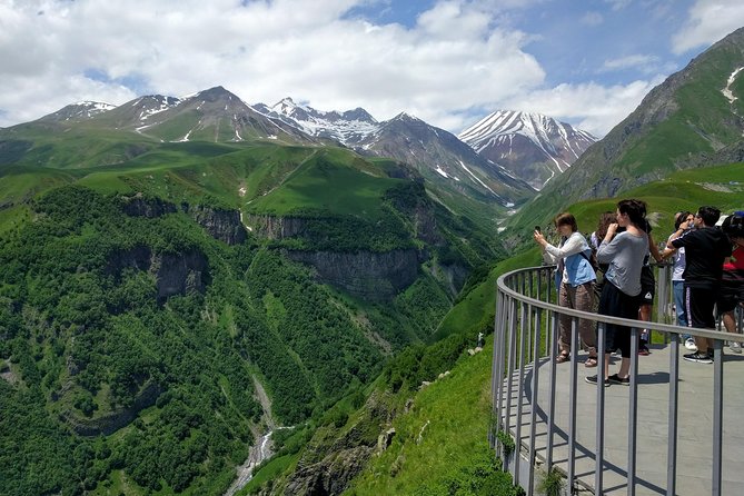 Private Kazbegi Tour: Gergeti, Ananuri & Scenic Views - Gergeti Trinity Church: the day’s defining view