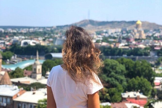 Tbilisi:Evening Walking & Talking Tour with Wine & Boat Ride - Starting at Rose Revolution Square