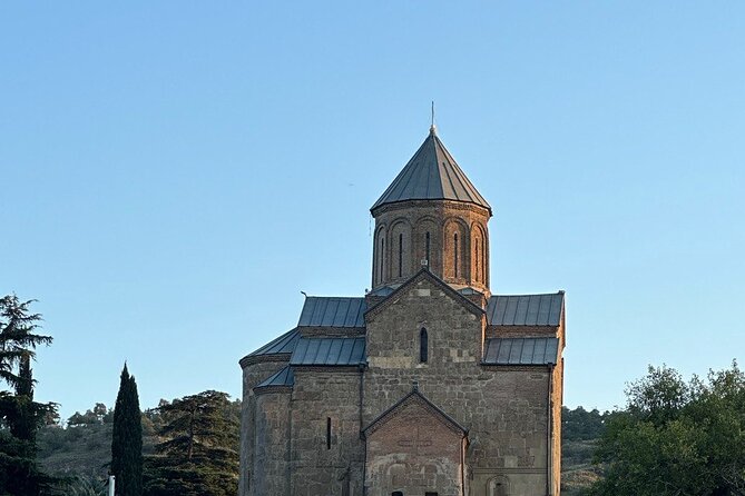 Tbilisi Old Town Walking Tour with a Local Guide - Guide style and the pace of the experience