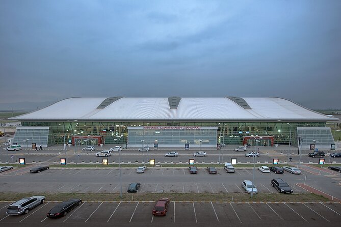 Transfer from Tbilisi Airport to Tbilisi - Private car or shared vehicle?